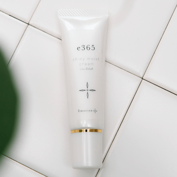 e365シャイニーモイストクリーム 30ml